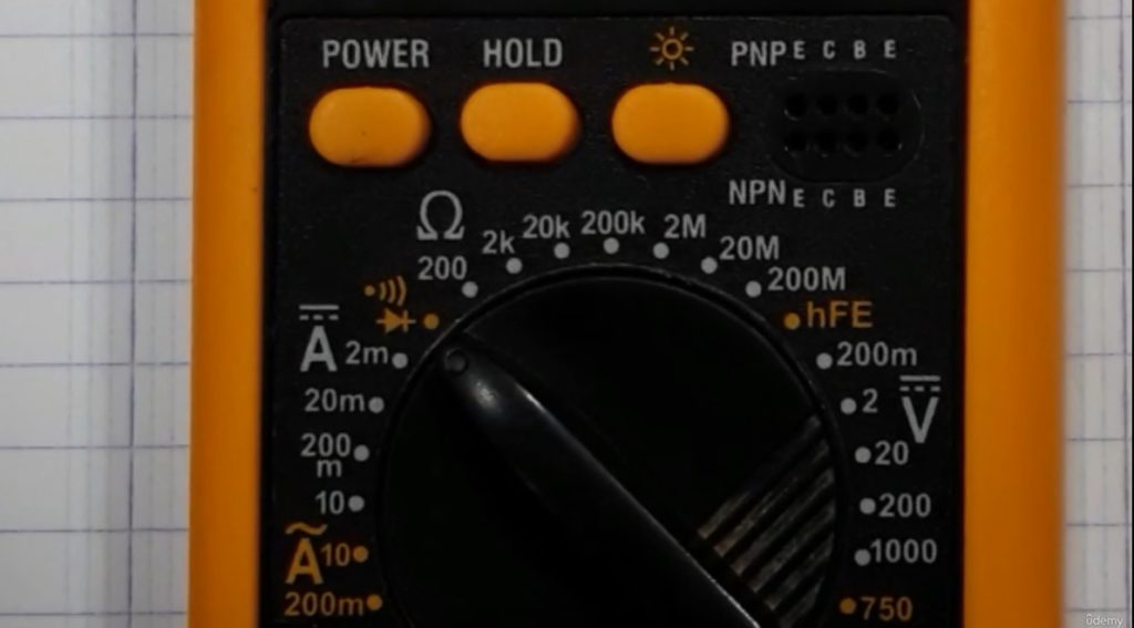 bagian tengah multimeter digital